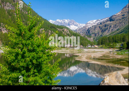 Ceresole Reale Lake le long col du Nivolet dans Gran Paradiso National Park Banque D'Images