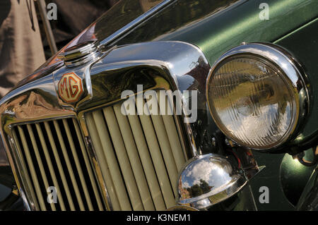 Rolls Royce classique Austin mg voitures à tous dans l'état des voitures et moteurs concourse classiques et les propriétaires de véhicules vintage chrome poli Banque D'Images