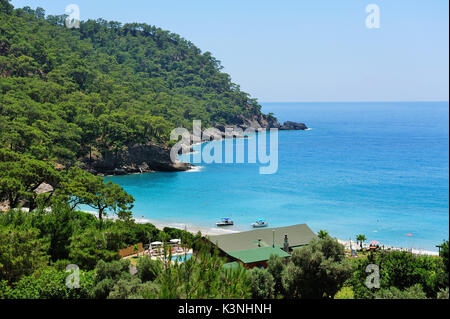 Plage de la Méditerranée en Fethiye, Turquie. Banque D'Images