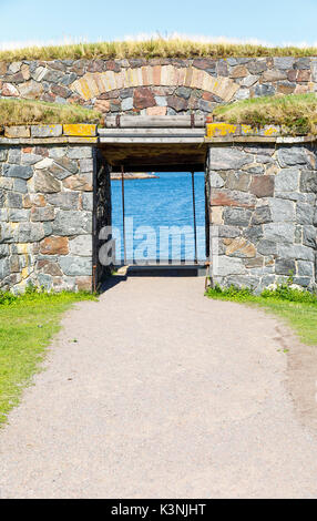 Porte d'entrée de la forteresse de Suomenlinna à Helsinki, en Finlande en été Banque D'Images