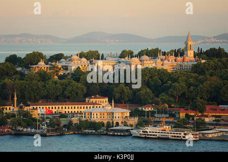 Le Palais de Topkapi et le Bosphore à Istanbul, Turquie. Banque D'Images