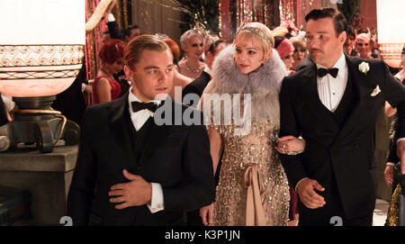 GATSBY LE MAGNIFIQUE [NOUS / AUS 2013] leonardo dicaprio comme Jay Gatsby, CAREY MULLIGAN en Daisy Buchanan, JOEL EDGERTON comme Tom Buchanan Date : 2013 Banque D'Images