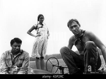 BOXCAR BERTHA [1972] [L-R] BERNIE CASEY, Barbara Hershey, David Carradine Date : 1972 Banque D'Images