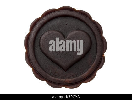 Mooncake handmad isolé sur fond blanc en pleine profondeur de champ à chemin de détourage. Banque D'Images