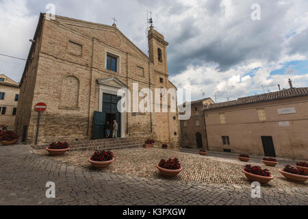 L'ancienne Santa Maria di Monte Morello Church vu de Casa Leopardi Recanati province de Macerata Marches Italie Europe Banque D'Images