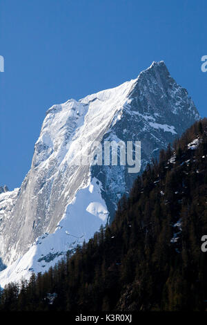 L'étourdi du côté nord de Pizzo Badile en Val Bondasca Bregaglia-Switzerland (Val) Europe Banque D'Images