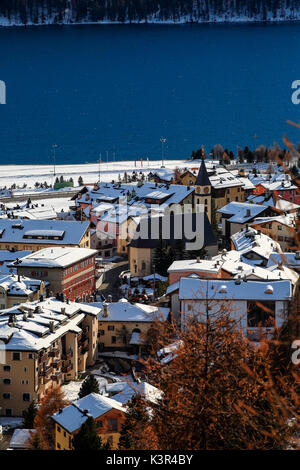 La Suisse, au village de Silvaplana en hiver Lac de Silvaplana Banque D'Images