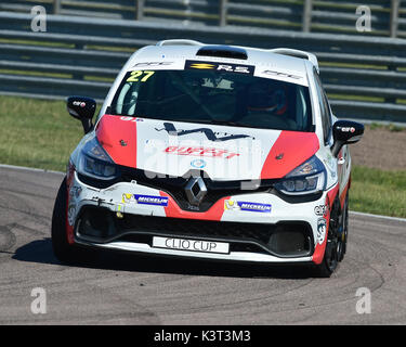 L'équipe de Nathan Harrison, Pyro, Clio Renault Sport 220 Trophy, Renault Clio Cup UK, BTCC, Rockingham Rockingham Speedway Motorsport, dimanche, 27 août, Banque D'Images