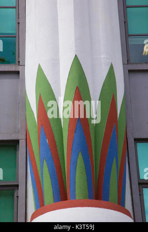 Les carreras usine de cigarettes, un bâtiment art déco dans le quartier de Camden, à Londres, Royaume-Uni. Banque D'Images