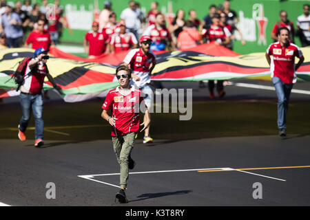 Monza, Italie. 06Th Sep 2017. Sport Automobile : Championnat du Monde de Formule 1 de la FIA 2017, Grand Prix d'Italie, Fans 03.09.2017. Utilisation dans le monde entier | Credit : dpa/Alamy Live News Banque D'Images