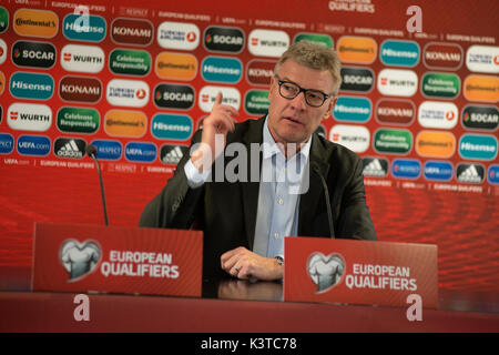 Mal Pais, Costa Rica. 06Th Sep 2017. Îles Féroé, Torshavn - septembre 3, 2017. Gestionnaire danois Lars Olsen des îles Féroé vu à la conférence de presse après la qualification de la Coupe du monde entre les îles Féroé et l'Andorre à Torsvoellur Stadion à Torshavn. Gonzales : Crédit Photo/Alamy Live News Banque D'Images