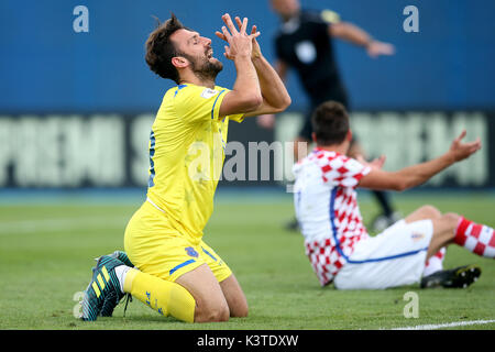 Zagreb, Croatie. Sep, 2017 3. Vedat Muriqi du Kosovo réagit au cours de la Coupe du Monde 2018 match de qualification contre la Croatie à Zagreb, capitale de la Croatie, le 3 septembre 2017. La défaite de la Croatie Kosovo 1-0. Credit : Goran Evergreen/Xinhua/Alamy Live News Banque D'Images