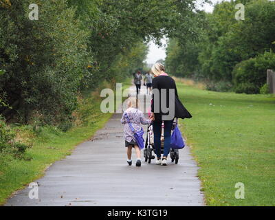 Sheerness, Kent. 16Th Jun 2017. Royaume-uni : un temps gris et couvert de commencer la semaine dans Sheerness. Credit : James Bell/Alamy Live News Banque D'Images