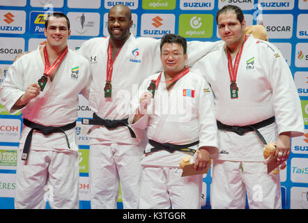 Budapest, Hongrie. 09Th Sep 2017. Gagnants de la catégorie 100 kg hommes, L-R David Moura (Brésil, argent), Teddy Riner (France, l'or), Naidangiin Tuvshinbayar (Mongolie, bronze)Rafael Silva (Brésil, bronze), présentent au cours de la Suzuki le championnat du monde de judo 2017 à Budapest, Hongrie, le 2 septembre 2017. Photo : CTK Vit Simanek/Photo/Alamy Live News Banque D'Images