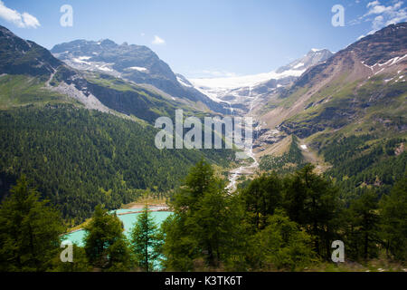 La vue étonnante de Alp Grum entre la gare de Pontresina, dans le canton des Grisons, Suisse Banque D'Images