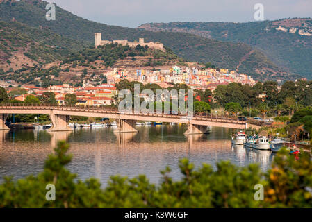 Bosa, province d'Oristano, Sardaigne, Italie, Europe. Banque D'Images