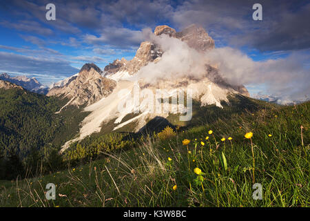 Le Mont Pelmo, Dolomites, Selva di Cadore, Padova, Veneto, Italie. Banque D'Images