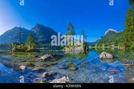 Vue sur le lac, près de Hintersee Ramsau dans le parc national de Berchtesgaden, Berlin, Germany, Europe Banque D'Images