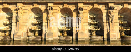 Fontaines de style Bernini sous la terrasse aquatique de Blenheim place, Angleterre Banque D'Images