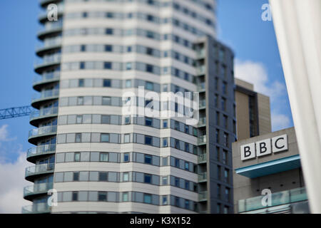 Les quais de régénération à MediaCityUk à Salford Quays Manchester Gtr, BBC studios et bureaux sur le bord de l'eau Banque D'Images