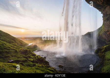 Cascade de Seljalandsfoss, l'Islande. Banque D'Images
