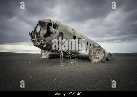 Solheimasandur Site de l'accident, où un avion de la Marine américaine a atterri en catastrophe en 1973. Banque D'Images