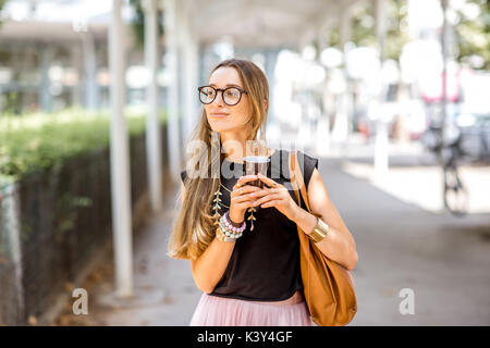 Femme à Vichy resort, France Banque D'Images