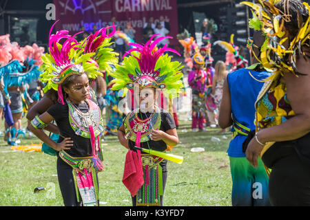 Célébrons les 50 ans de la tolérance, de la culture et de la diversité. Leeds West Indian Carnaval 2017. Banque D'Images