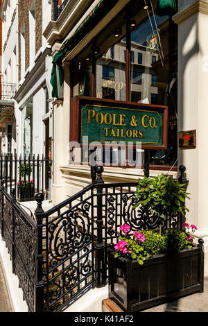 Poole & Co Les tailleurs, Savile Row, London, UK Banque D'Images