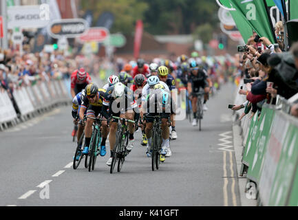 L'équipe de Dimension Data Edvald Boassen Hagen gagne à Blyth durant la phase 2 de l'OVO Energy Tour of Britain de Kielder Water et parc forestier de Blyth. Banque D'Images