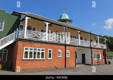 Club-house, Musée de Brooklands, Weybridge, Surrey, Angleterre, Grande-Bretagne, Royaume-Uni, UK, Europe Banque D'Images