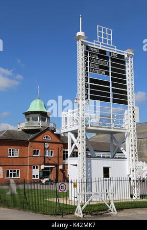 Club-house, Musée de Brooklands, Weybridge, Surrey, Angleterre, Grande-Bretagne, Royaume-Uni, UK, Europe Banque D'Images