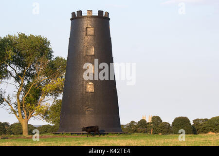 Le moulin noir sur le domaine près de Westwood Beverley golf club et surplombant la ville de Beverley Banque D'Images