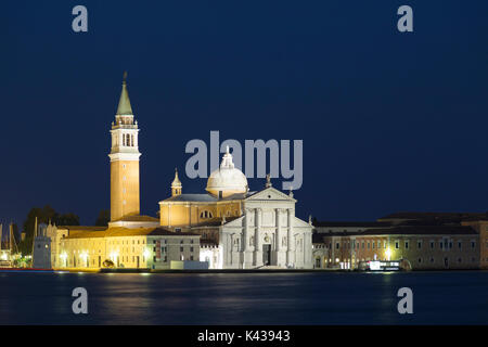 L'Italie, Venise, Isola di San Giorgio Maggiore dans la nuit. Banque D'Images