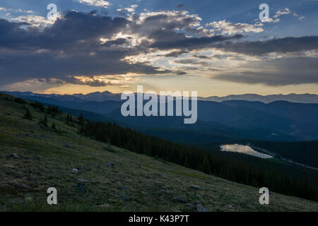 Blue Hour de mount Evans, au Colorado. Banque D'Images