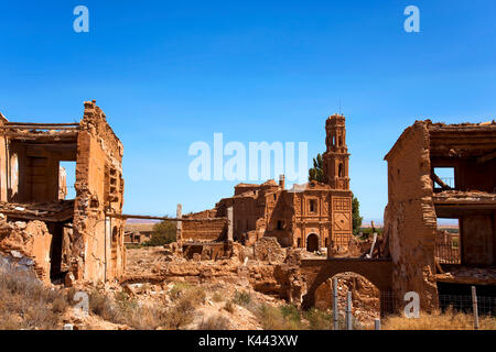 Une vue sur le reste de la vieille ville de Belchite, Espagne, détruit pendant la guerre civile espagnole et abandonnés par puis, en mettant en évidence les San Martin Banque D'Images