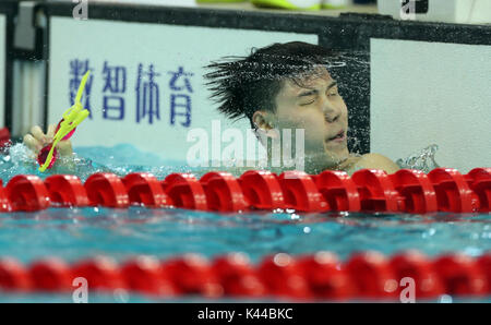 Tianjin. 16Th Jun 2017. Haiyang Qin de l'Armée de libération du peuple réagit après le 200m brasse hommes natation au final 13e Jeux nationaux chinois en Chine du nord, la municipalité de Tianjin, le 4 septembre 2017. Haiyang Qin réclamé le titre avec 2 minutes et 7,35 secondes. Credit : Fei Maohua/Xinhua/Alamy Live News Banque D'Images