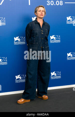 Venise, Italie. 08Th Sep 2017. Frances McDormand assiste à la photo de trois panneaux d'Extérieur Ebbing, Missouri' pendant le 74e Festival du Film de Venise au Palazzo del Casino de Venise, Italie, le 04 septembre 2017. - Pas de service de fil · Photo : Hubert Boesl/dpa/Alamy Live News Banque D'Images