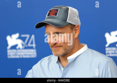 L'Europe, Italie, Lido di Venezia, 04 septembre, 2017 : l'acteur Woody Harrelson au photocall du film 'trois panneaux d'Extérieur Ebbing, Missouri' . 74e Festival International du Film de Venise Photo © Ottavia Da Re/Sintesi/Alamy Live News Banque D'Images