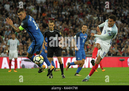 Alli Dele d'Angleterre tire au but pendant la Coupe du Monde 2018 Groupe F match entre l'Angleterre et la Slovaquie au Stade de Wembley le 4 septembre 2017 à Londres, en Angleterre. (Photo par Matt Bradshaw/phcimages.com) Banque D'Images