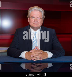 Berlin, Allemagne. 4e Septembre, 2017. Dur mais juste. Gottlieb Sigmund - Journaliste, GER, Berlin, 04.09.2017, la Modération : Frank Plasberg, Foto : Uwe Koch/fotobasis.de crédit : Uwe Koch/Alamy Live News Banque D'Images