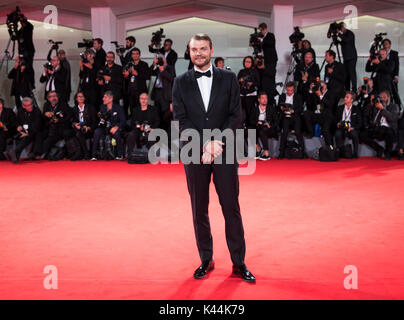 Venise, Italie. 16Th Jun 2017. Acteur Pilou Asbæk assiste à la première du film 'Woodshock" au 74e Festival du Film de Venise à Venise, Italie, le 4 septembre 2017. Credit : Jin Yu/Xinhua/Alamy Live News Banque D'Images