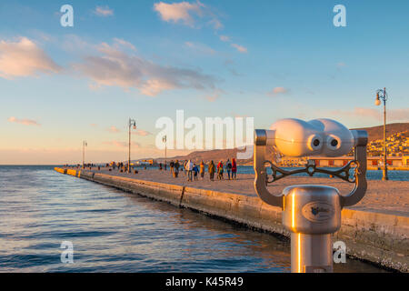 Molo audace à Trieste au coucher du soleil. La ville de Trieste, Trieste, Frioul-Vénétie Julienne Province district, Italie, Europe Banque D'Images