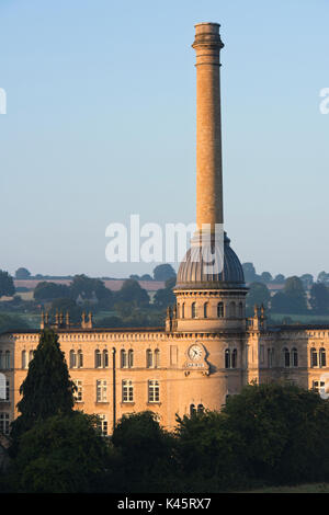 Bliss Tweed Mill juste après le lever du soleil. Chipping Norton, Oxfordshire, Angleterre Banque D'Images