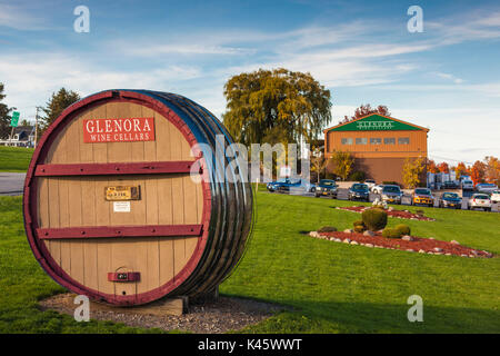 USA, New York, Région des lacs Finger, Dundee, Glenora Wine Cellars Winery, Banque D'Images