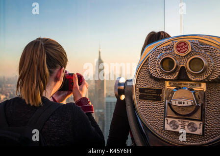 USA, New York, New York City, Mid-Town Manhattan, les visiteurs du haut de la roche, sur le toit NR Banque D'Images