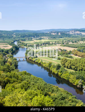 Portrait de la dordogne, vu de la colline de Domme dans le sud-ouest de la France Banque D'Images