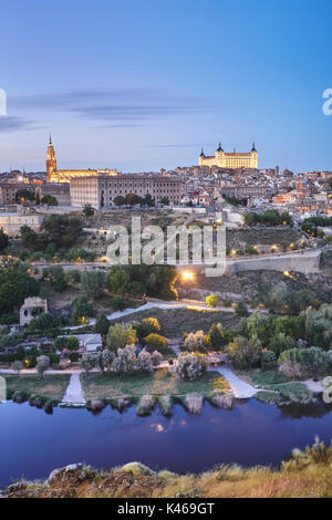 Toledo sommaire au crépuscule. Castille-la manche. Espagne Banque D'Images