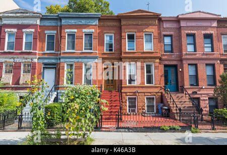 Une ligne de brique immeuble sur Union Street dans le quartier de Crown Heights à Brooklyn, New York Banque D'Images