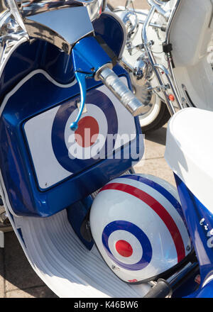 Mod des scooters à un rassemblement à Brighton Banque D'Images